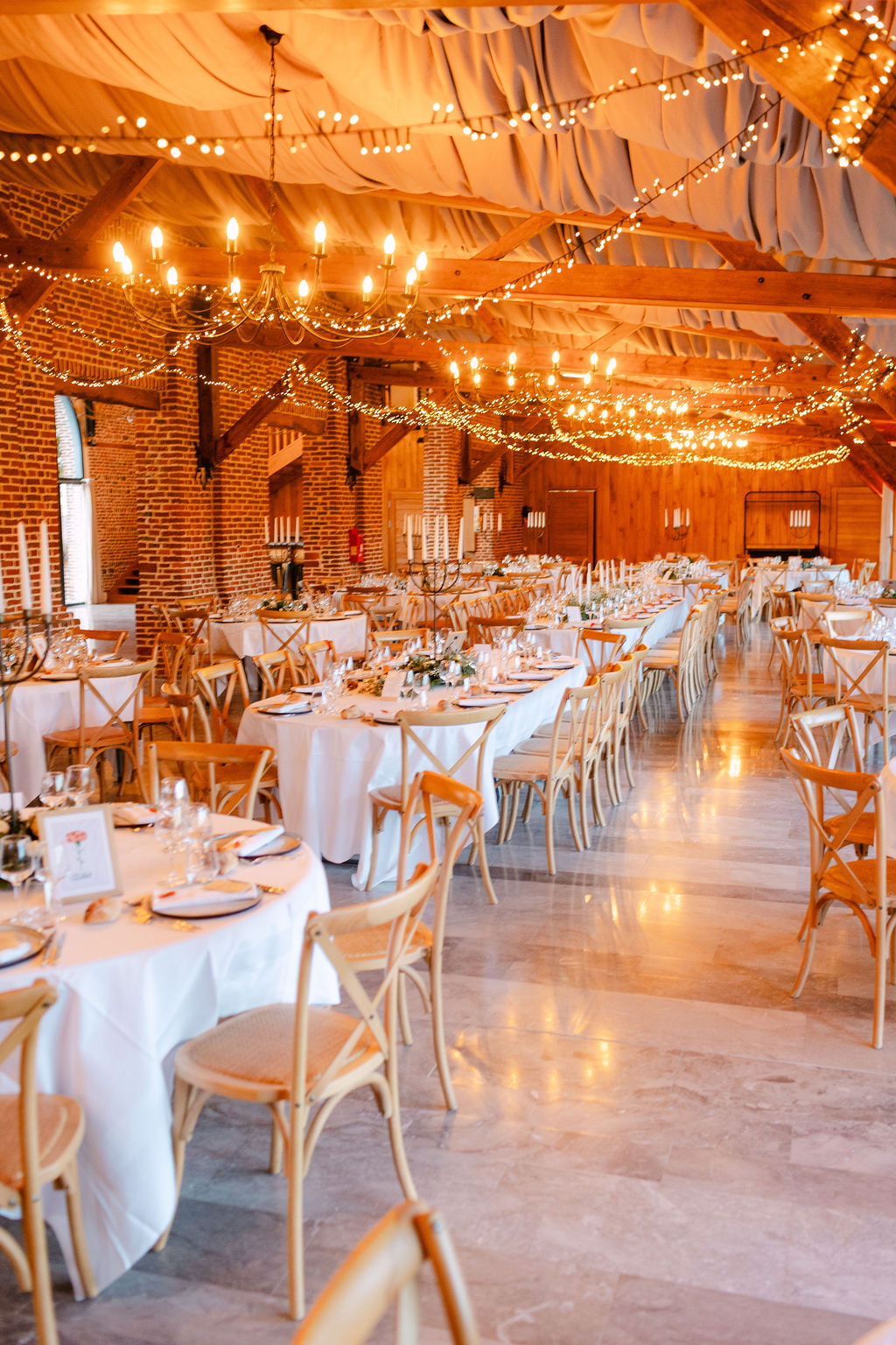 Salles de réception et espaces intérieurs du Domaine de la Traxène pour un mariage près du Touquet.