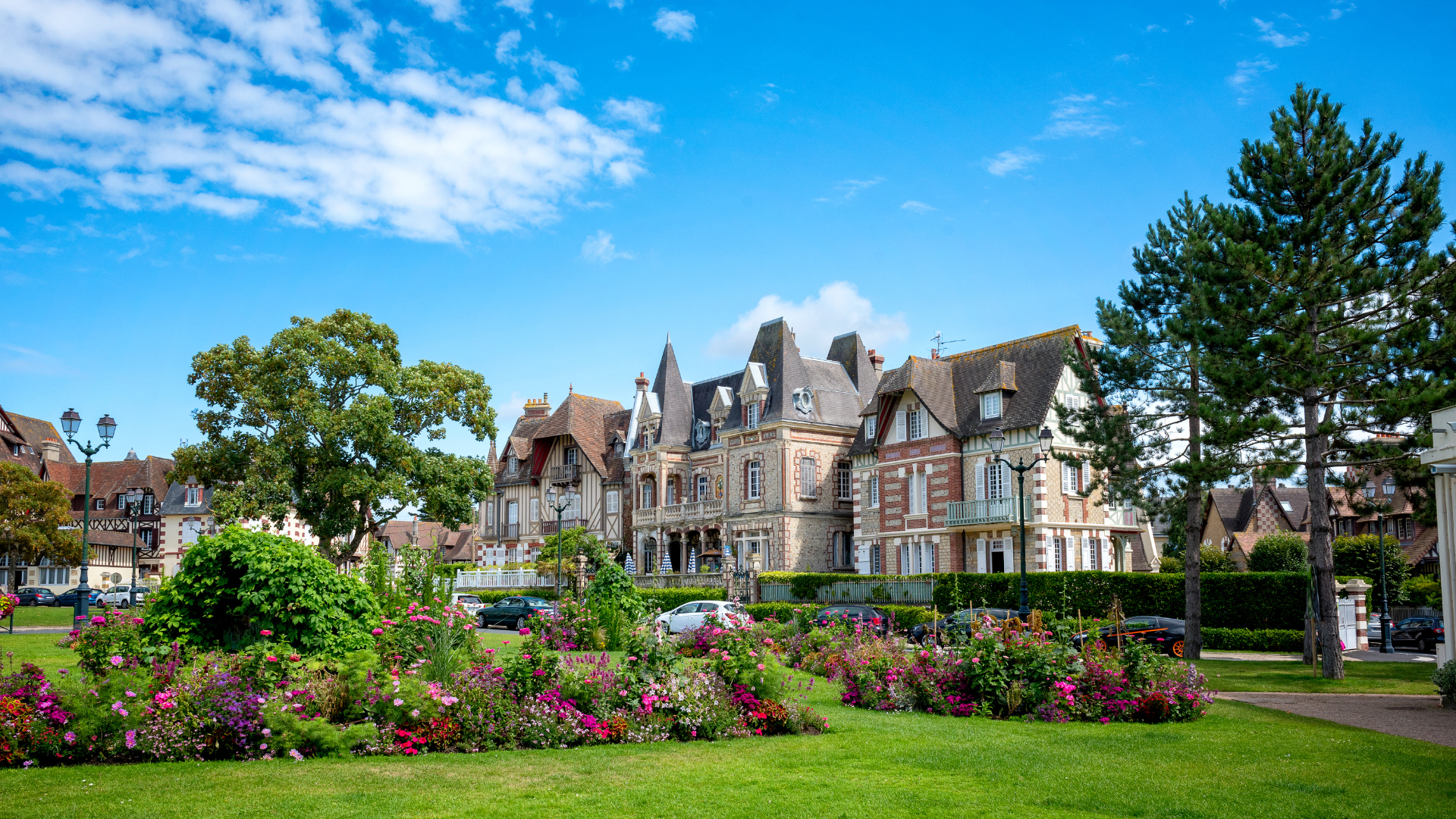 Le Touquet-Paris-Plage et son architecture élégante, destination idéale pour organiser un mariage sur la Côte d’Opale.