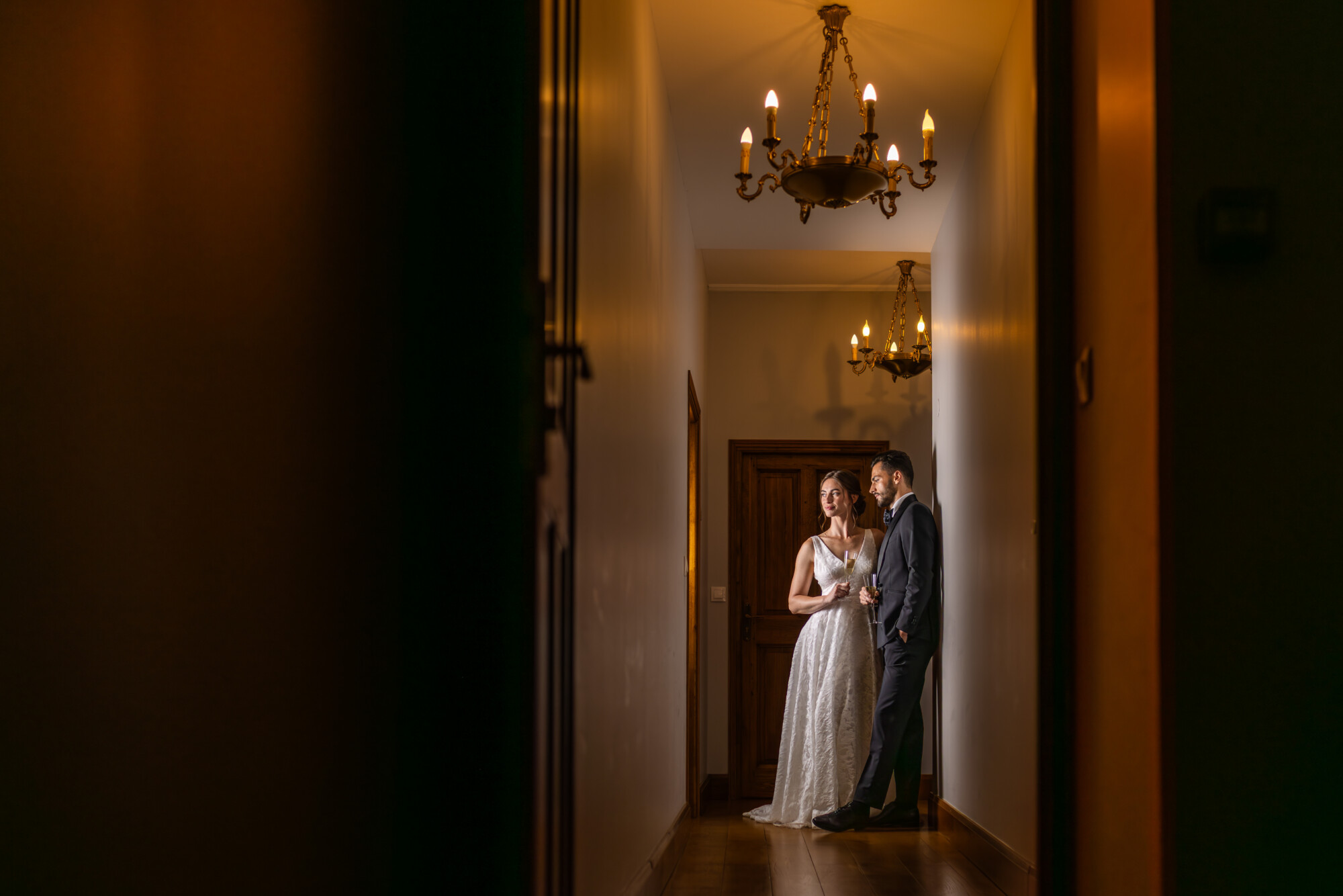 Mariés dans les hébergements du Domaine de la Traxène lors de leur mariage.