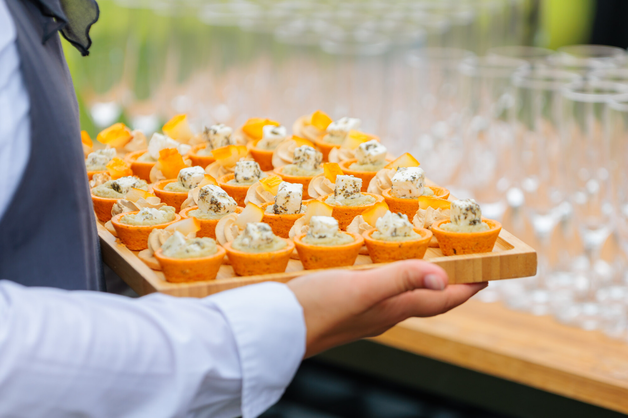 Petits fours préparés par le traiteur Culin’R pour la restauration d’un mariage au Domaine de la Traxène.